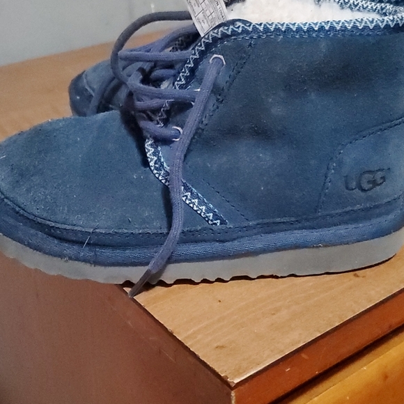 Boys Uggs - Picture 4 of 4